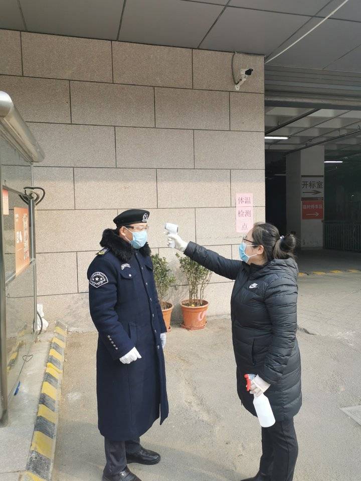 黨員先上|魯商物業(yè)孫燕：抗疫一個(gè)多月睡公司，喝水都要擠時(shí)間