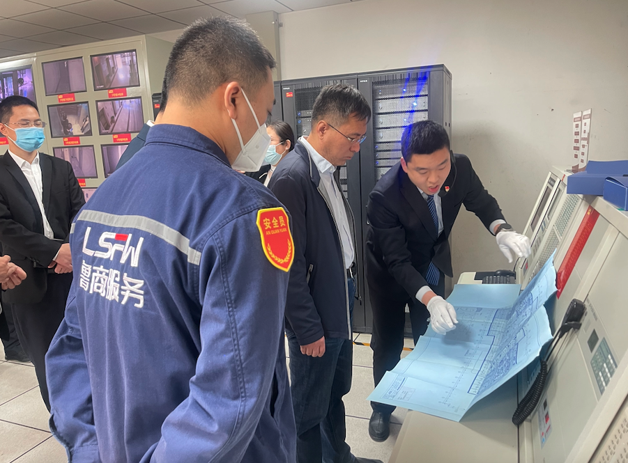 魯商服務(wù)黨委書記、董事長(zhǎng)王忠武一行 蒞臨國(guó)奧城項(xiàng)目視察標(biāo)桿項(xiàng)目精細(xì)化管理落位工作